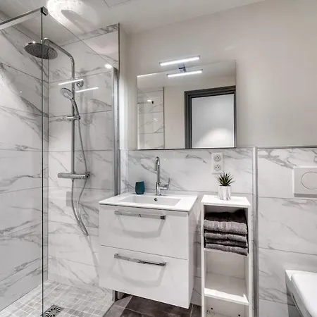 Avec Vue Panoramique Sur Le Du Bourget