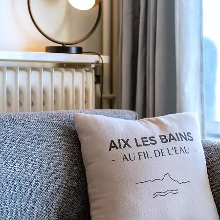 Avec Vue Panoramique Sur Le Du Bourget *